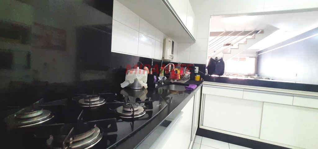 Sobrado de 150m² com 3 quartos em Água Fria