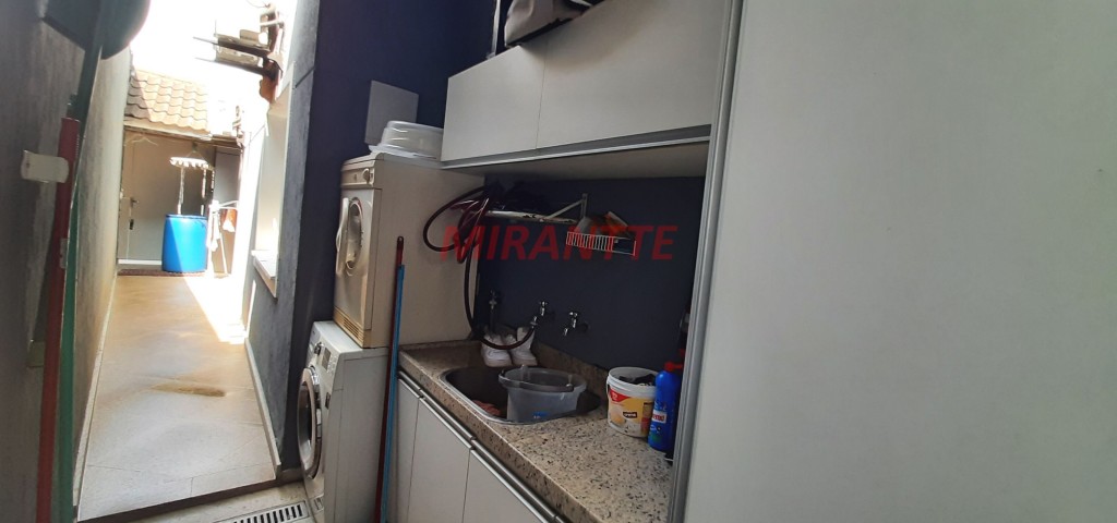 Sobrado de 150m² com 3 quartos em Água Fria