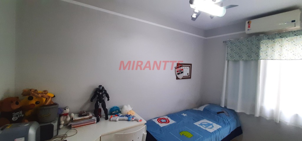 Sobrado de 150m² com 3 quartos em Água Fria
