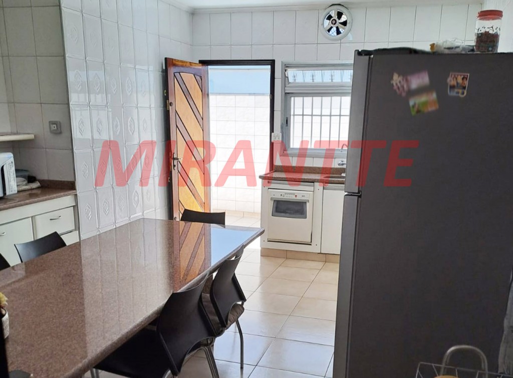 Sobrado de 193m² com 4 quartos em Jardim Guançã