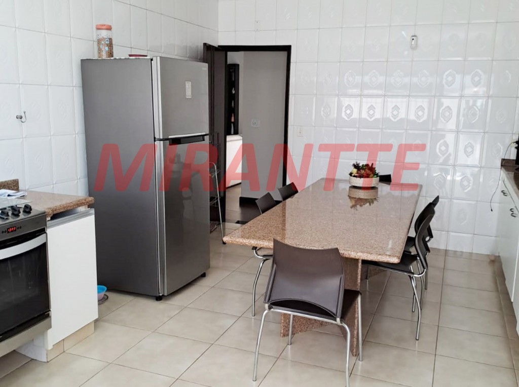 Sobrado de 193m² com 4 quartos em Jardim Guançã
