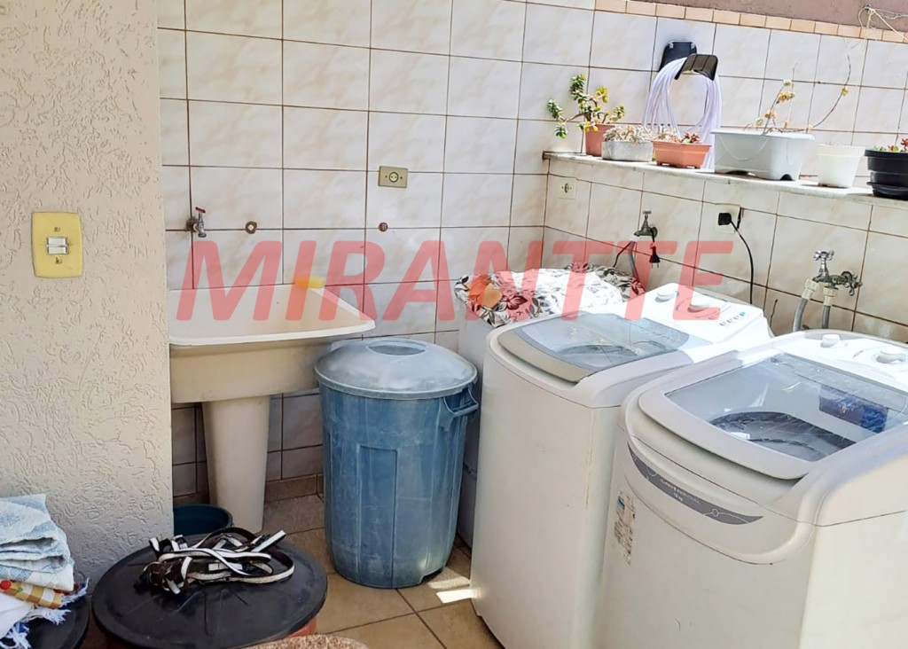 Sobrado de 193m² com 4 quartos em Jardim Guançã