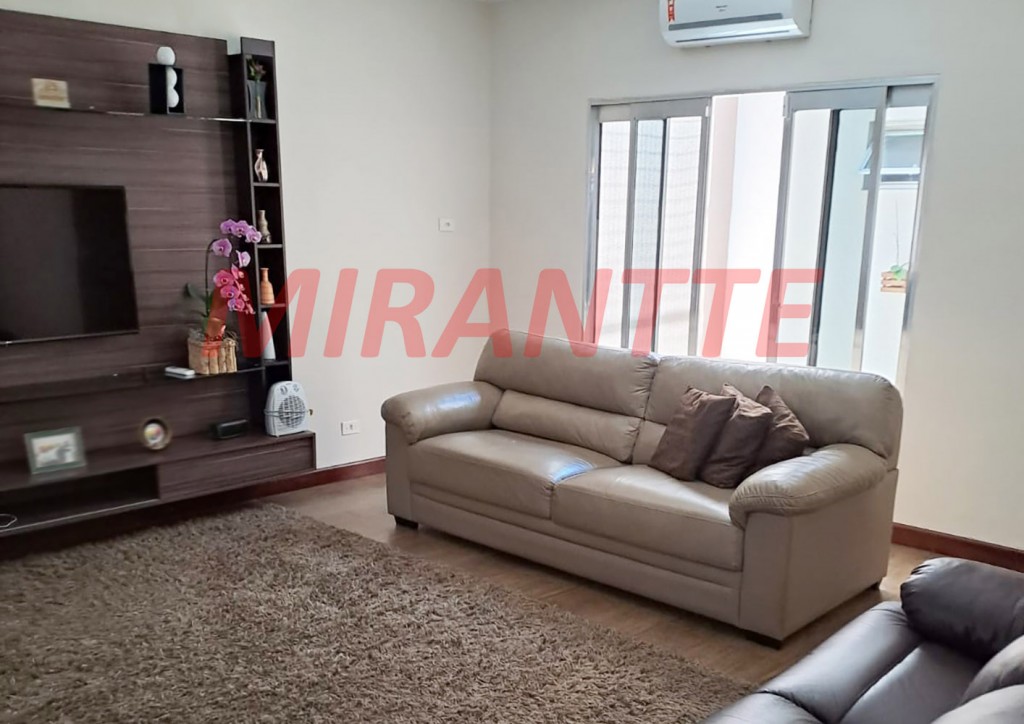 Sobrado de 193m² com 4 quartos em Jardim Guançã