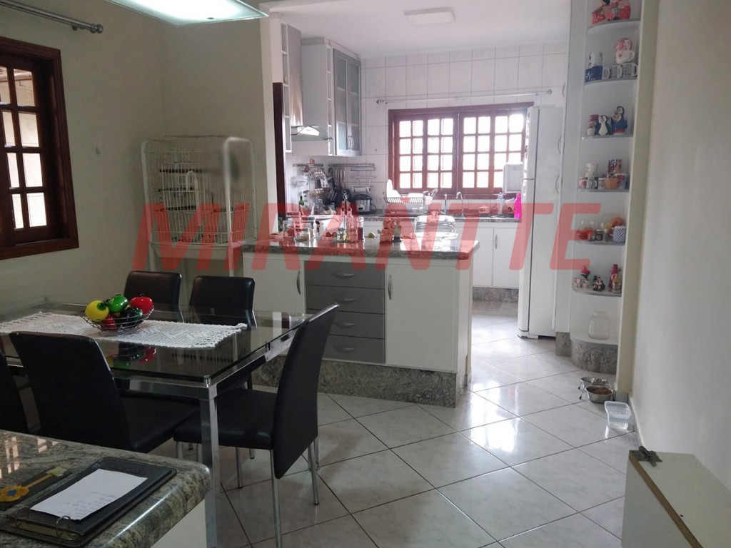 Sobrado de 250m² com 3 quartos em Jardim Santa Cecília