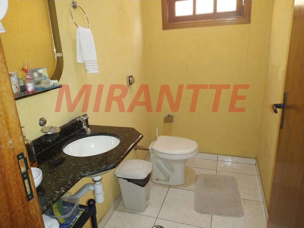 Sobrado de 250m² com 3 quartos em Jardim Santa Cecília
