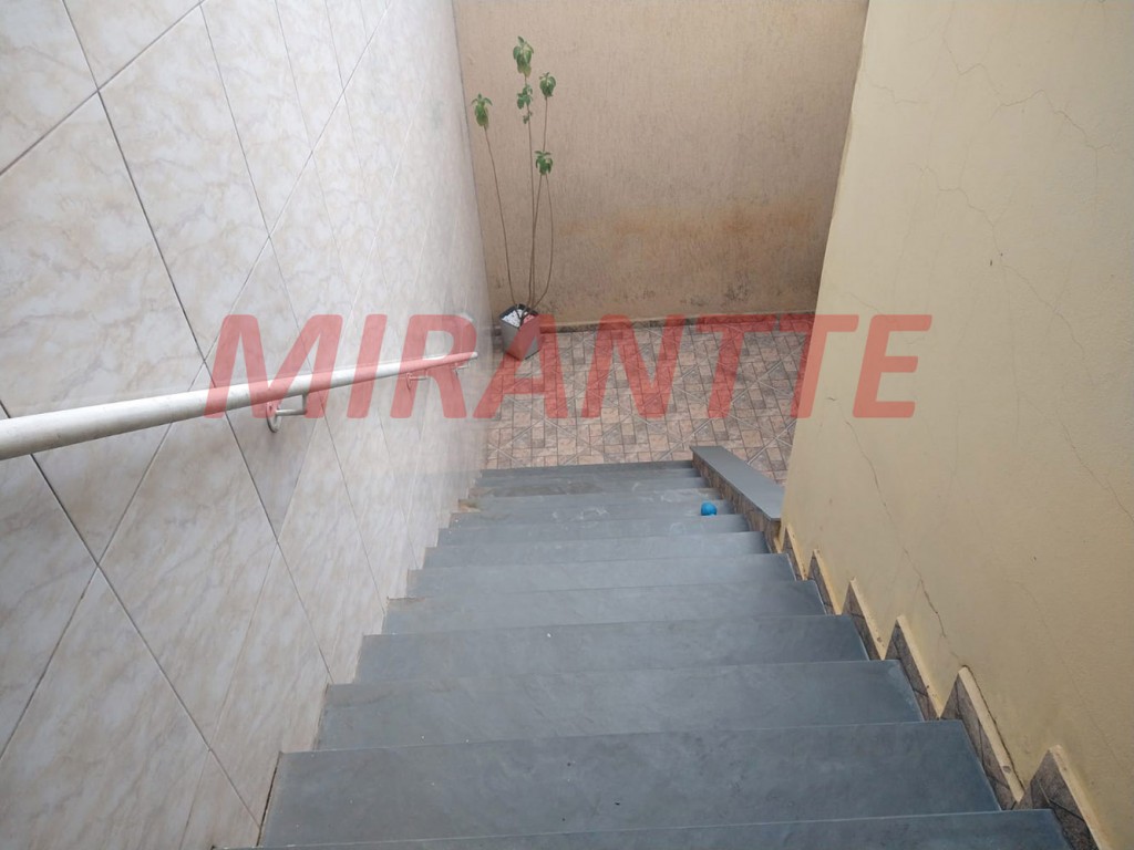Sobrado de 250m² com 3 quartos em Jardim Santa Cecília
