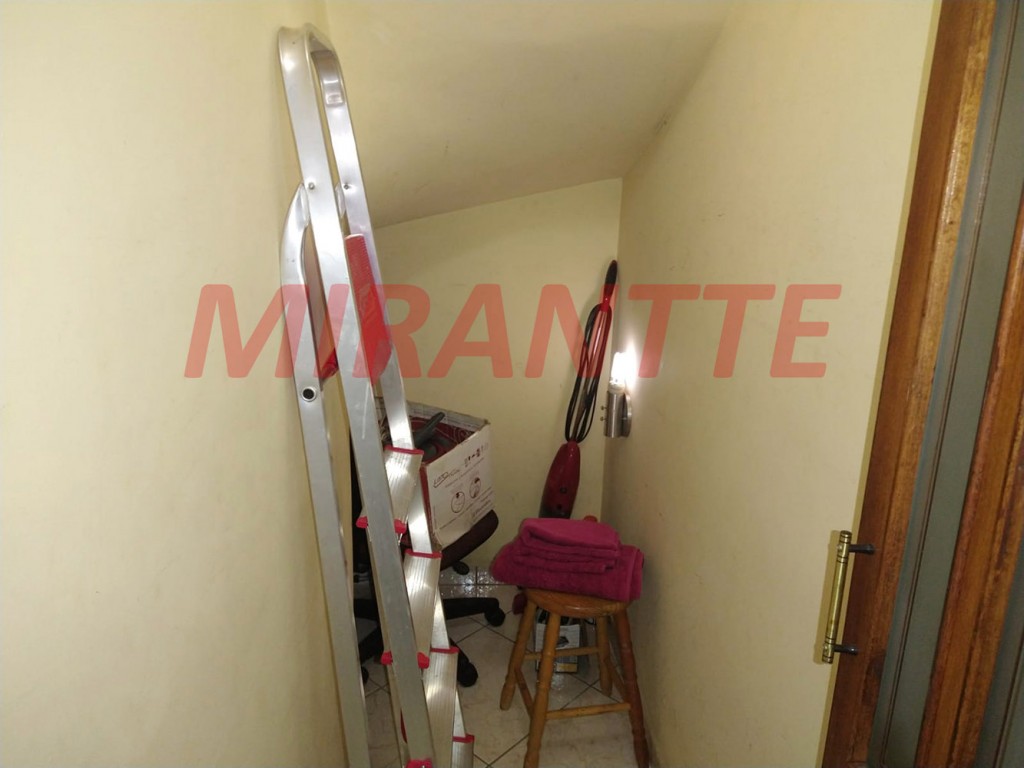 Sobrado de 250m² com 3 quartos em Jardim Santa Cecília