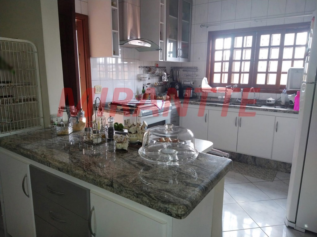 Sobrado de 250m² com 3 quartos em Jardim Santa Cecília