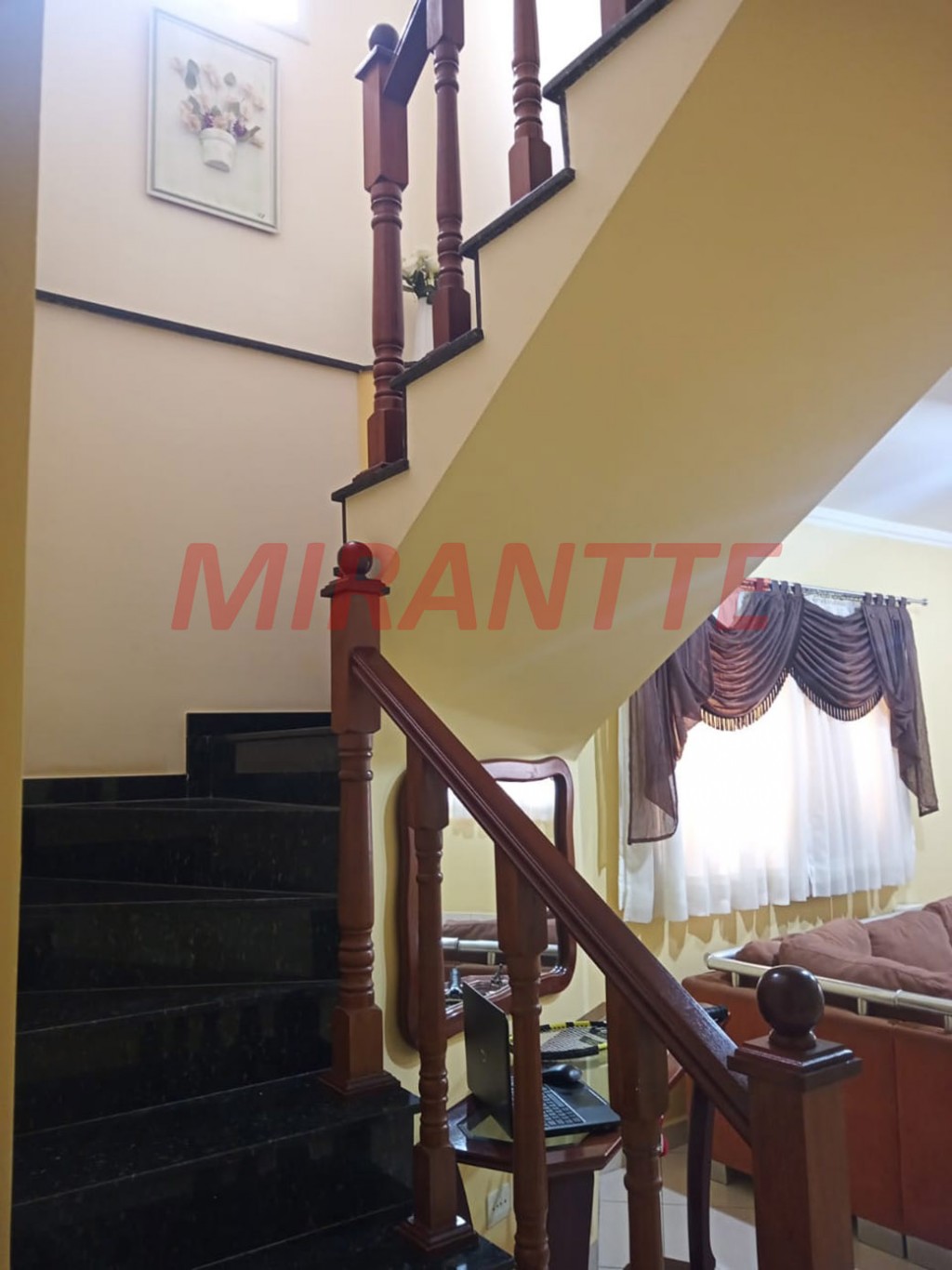 Sobrado de 124m² com 3 quartos em Parque Continental