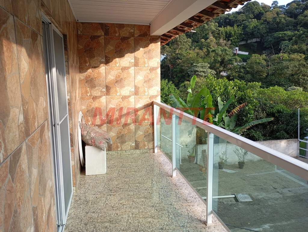 Sobrado de 350m² com 3 quartos em Jardim Samambaia
