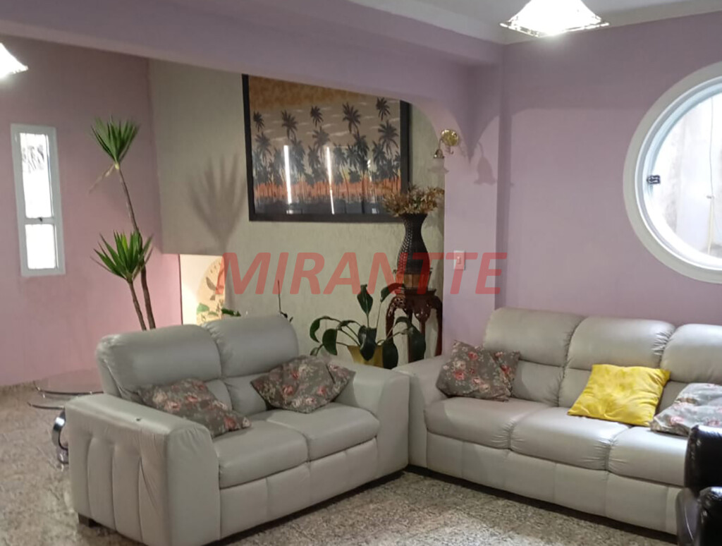 Sobrado de 350m² com 3 quartos em Jardim Samambaia