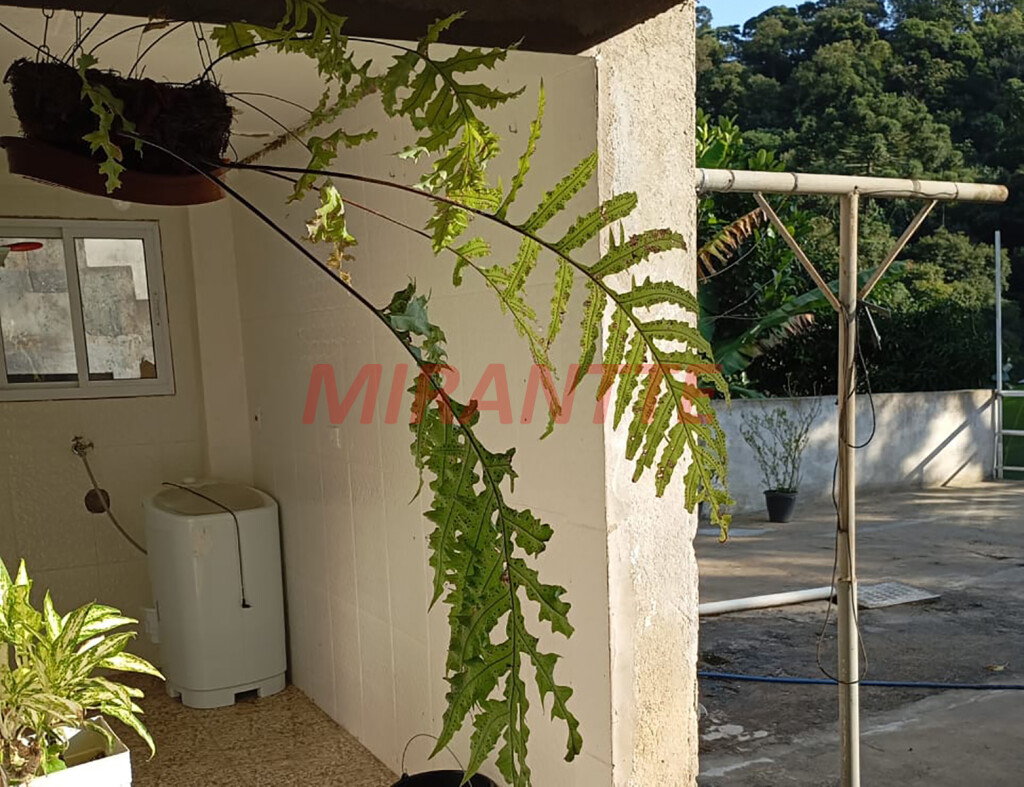 Sobrado de 350m² com 3 quartos em Jardim Samambaia