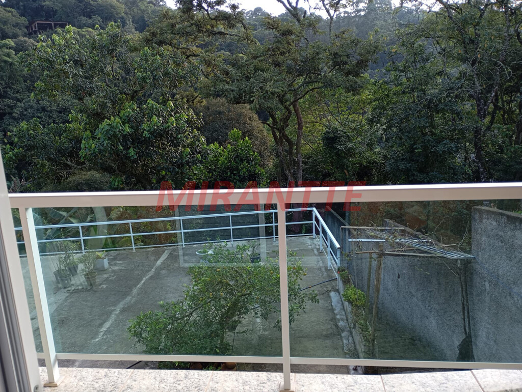 Sobrado de 350m² com 3 quartos em Jardim Samambaia