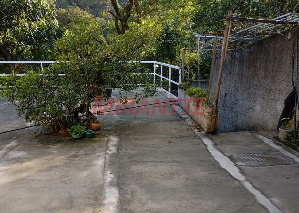 Sobrado de 350m² com 3 quartos em Jardim Samambaia