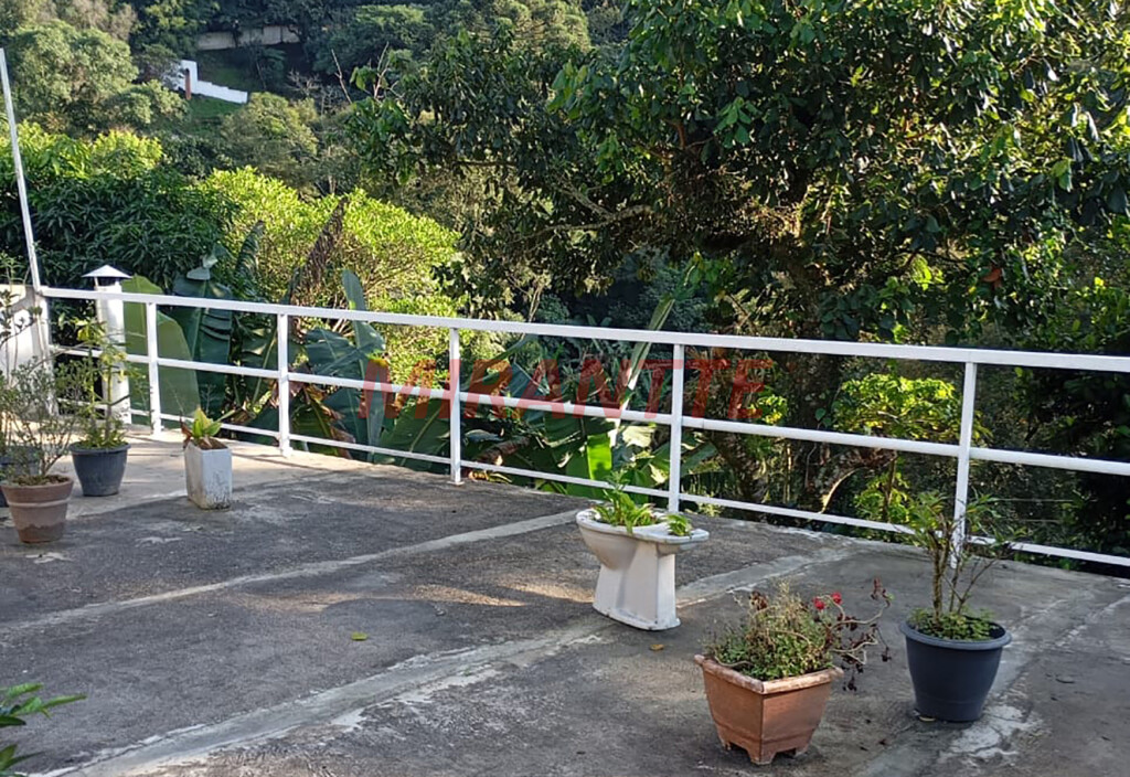 Sobrado de 350m² com 3 quartos em Jardim Samambaia