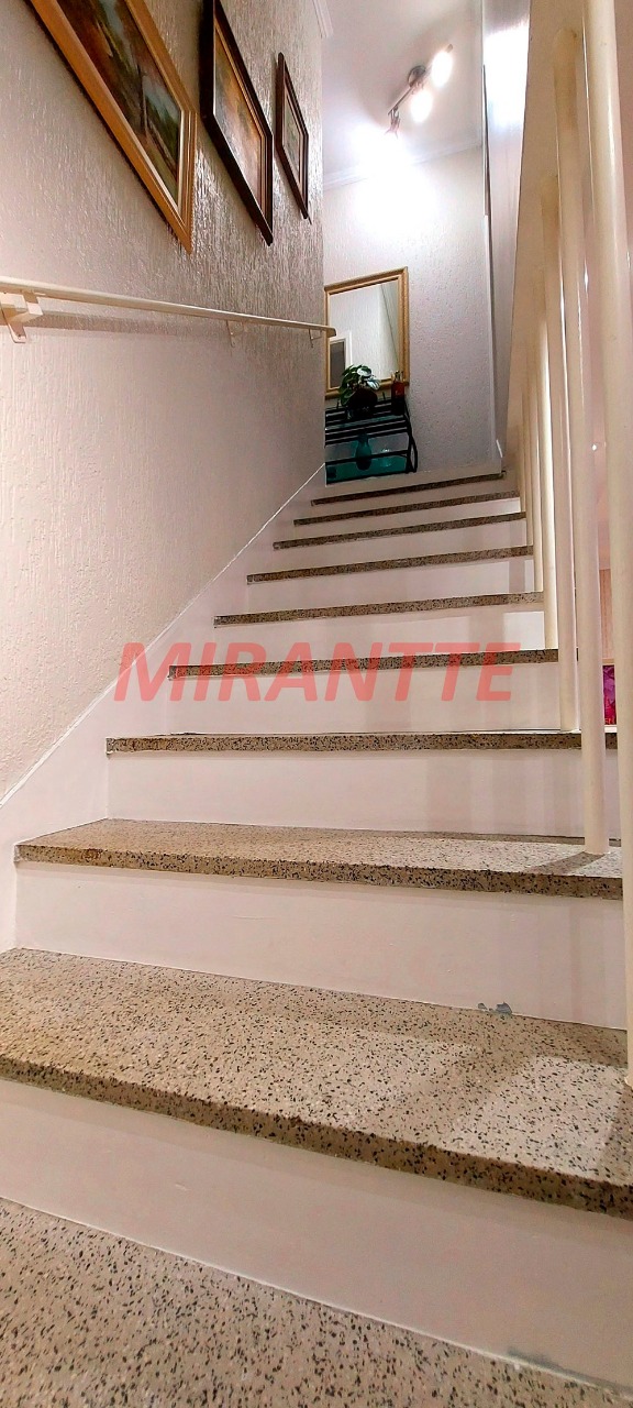 Sobrado de 138m² com 2 quartos em Água Fria