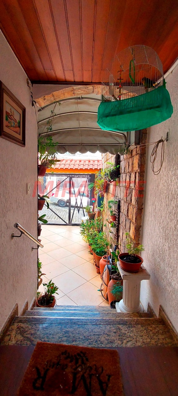 Sobrado de 138m² com 2 quartos em Água Fria