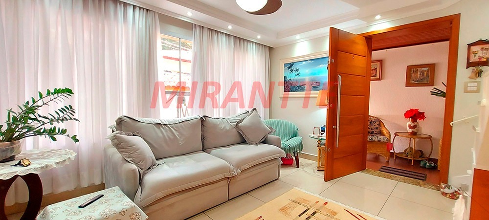 Sobrado de 138m² com 2 quartos em Água Fria