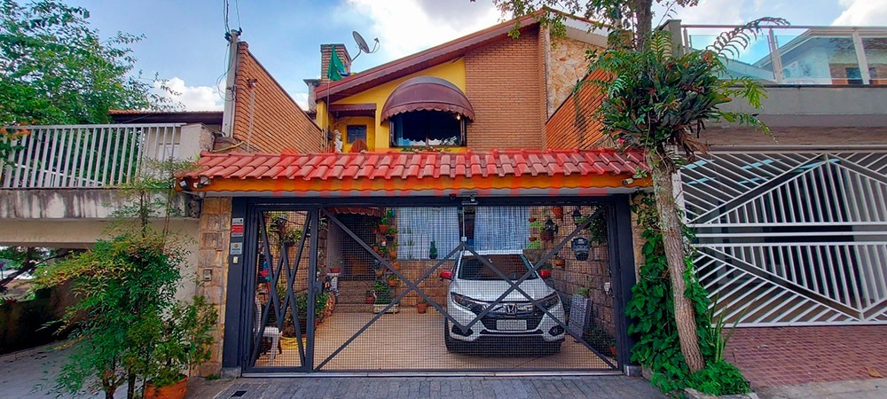 Sobrado de 138m² com 2 quartos em Água Fria