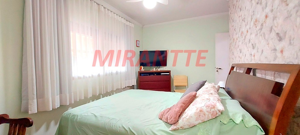 Sobrado de 138m² com 2 quartos em Água Fria