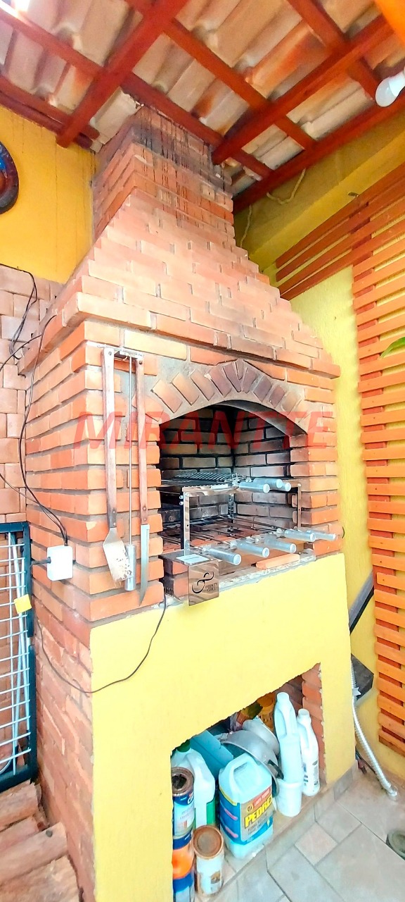 Sobrado de 138m² com 2 quartos em Água Fria