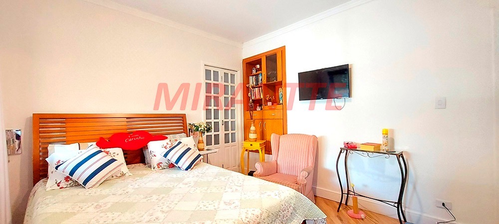 Sobrado de 138m² com 2 quartos em Água Fria