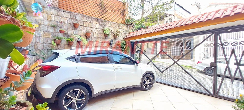 Sobrado de 138m² com 2 quartos em Água Fria
