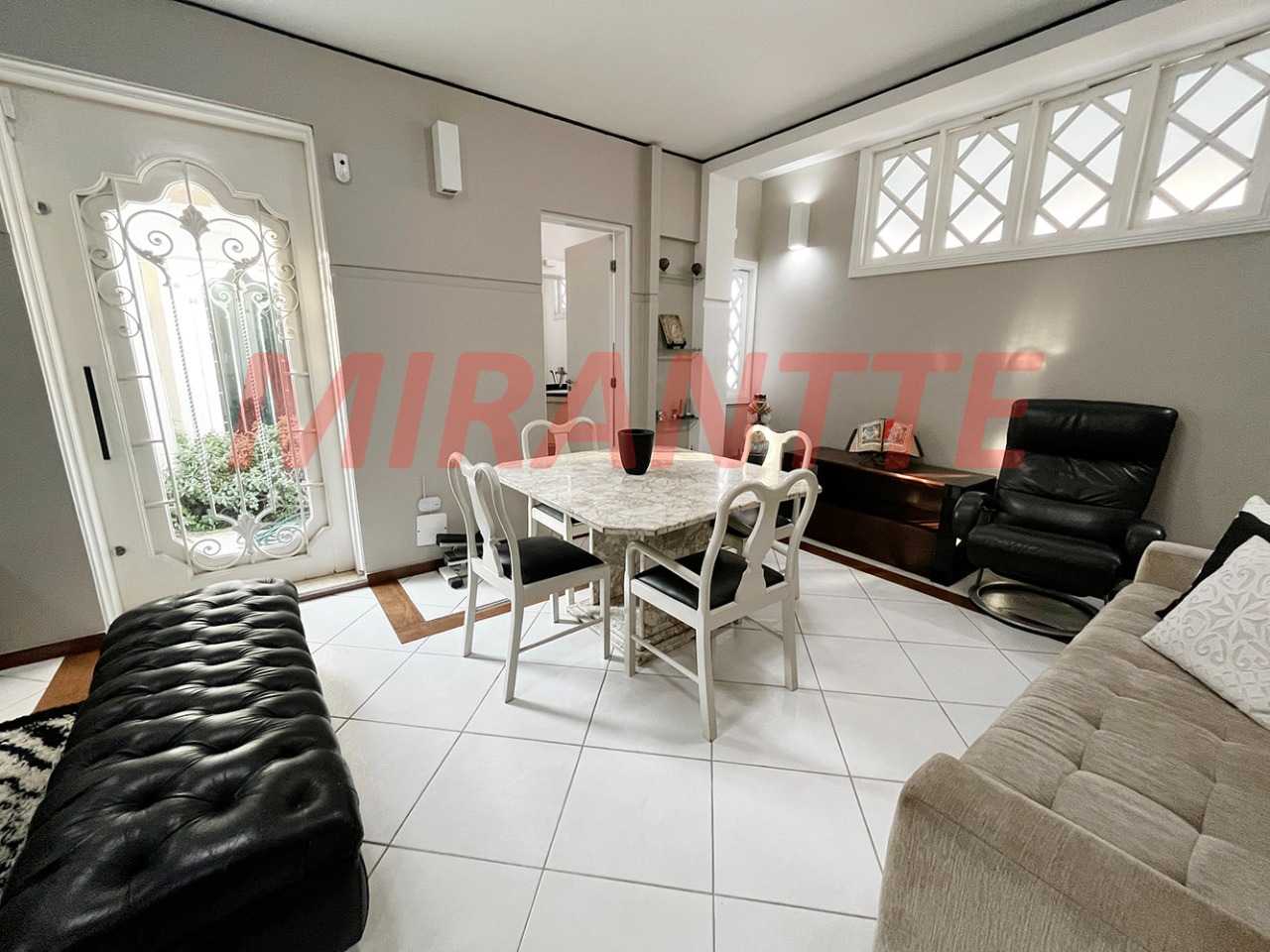 Sobrado de 340m² com 4 quartos em Jardim São Paulo