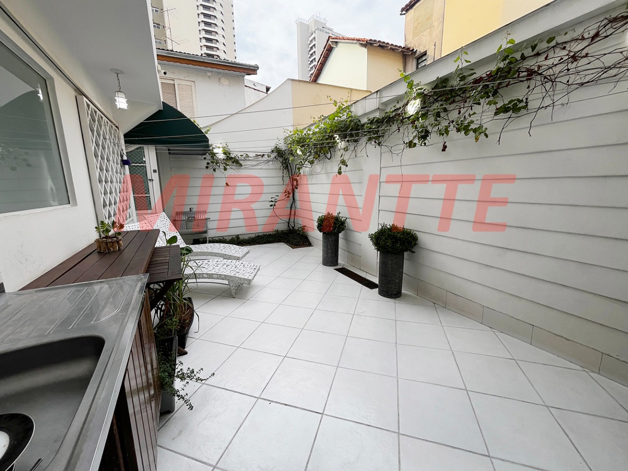 Sobrado de 340m² com 4 quartos em Jardim São Paulo