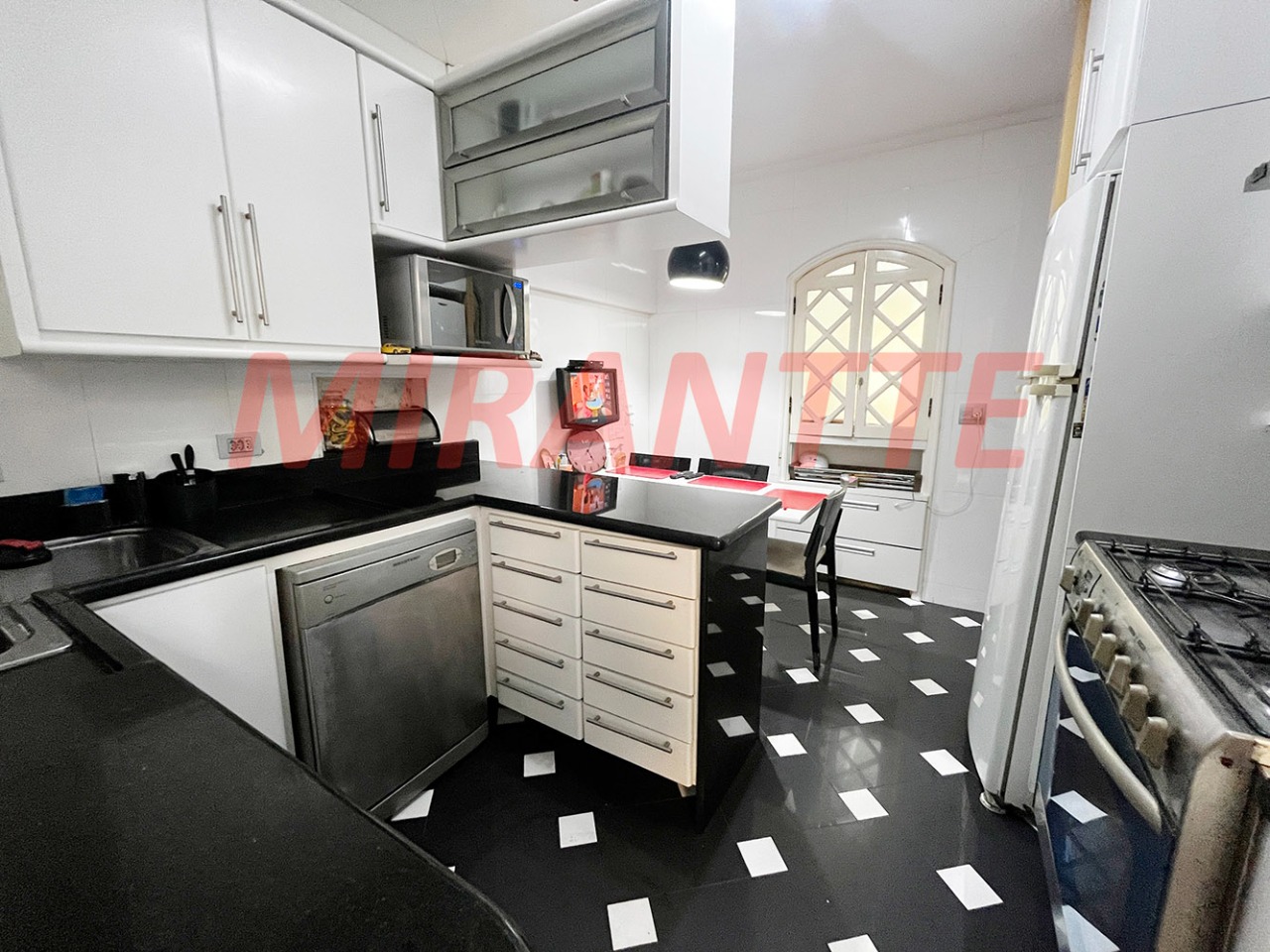 Sobrado de 340m² com 4 quartos em Jardim São Paulo