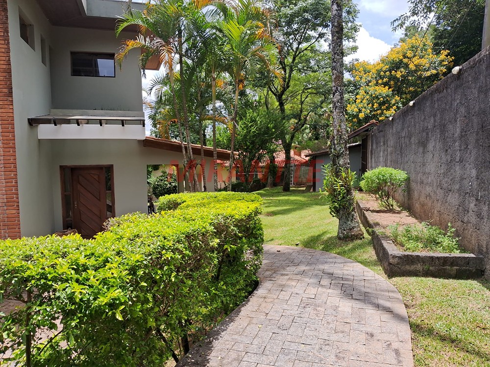 Sobrado de 360m² com 4 quartos em Serra da Cantareira
