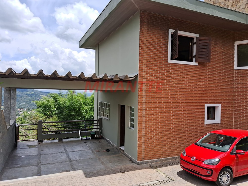 Sobrado de 360m² com 4 quartos em Serra da Cantareira