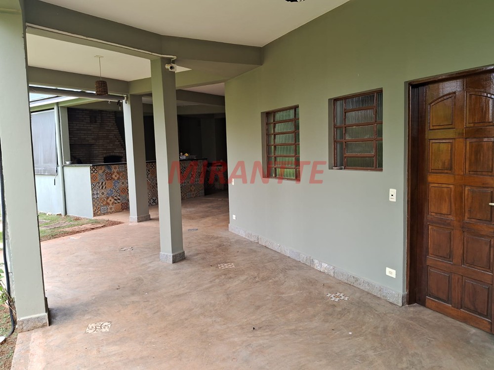 Sobrado de 360m² com 4 quartos em Serra da Cantareira