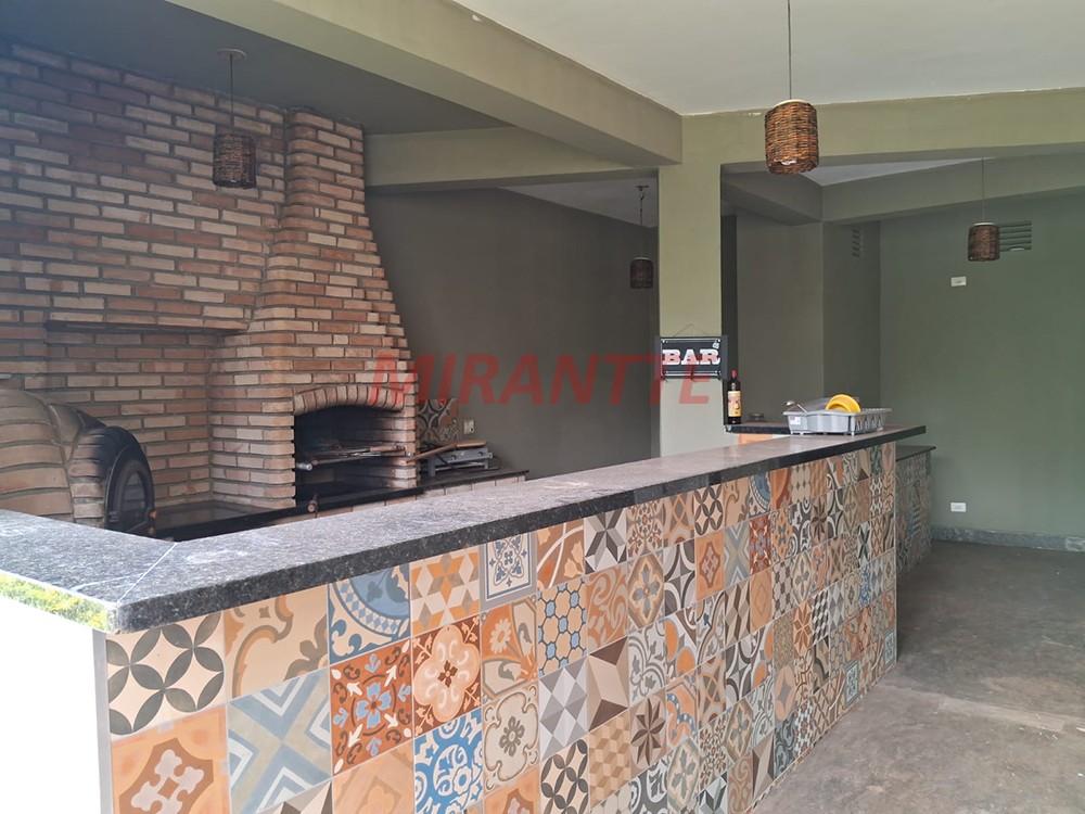 Sobrado de 360m² com 4 quartos em Serra da Cantareira