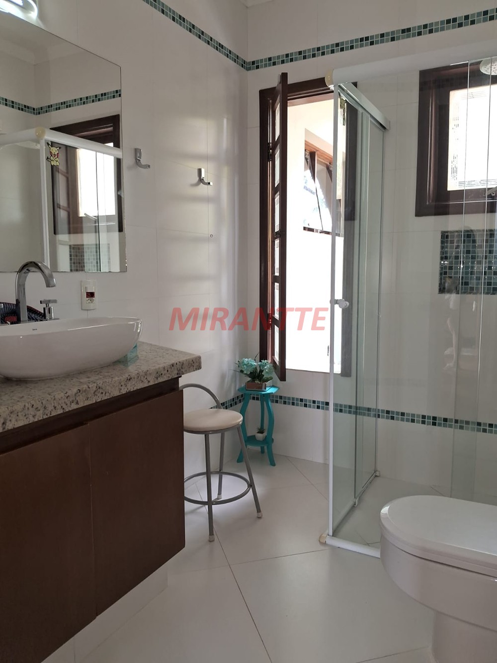 Sobrado de 360m² com 4 quartos em Serra da Cantareira