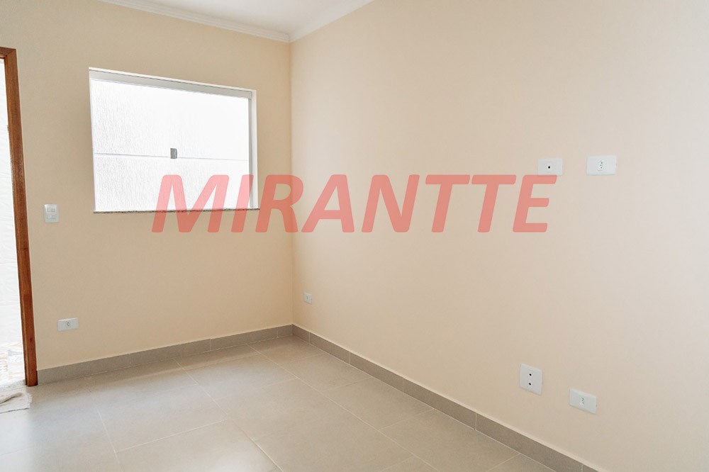 Apartamento de 42m² com 2 quartos em Parque Vitória