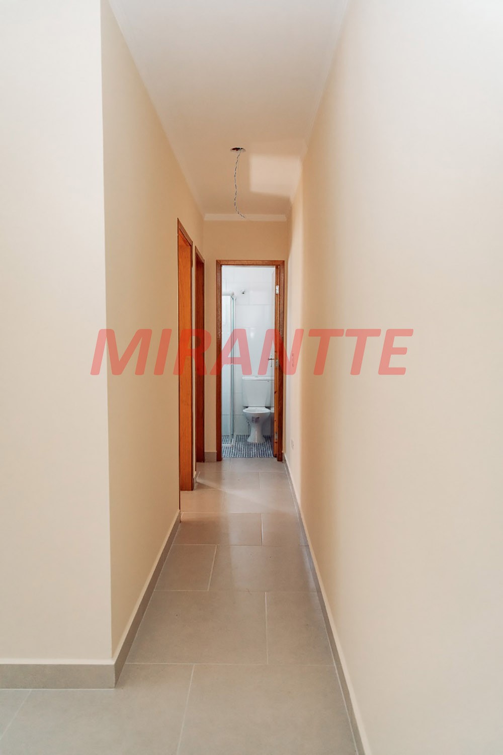 Apartamento de 42m² com 2 quartos em Parque Vitória