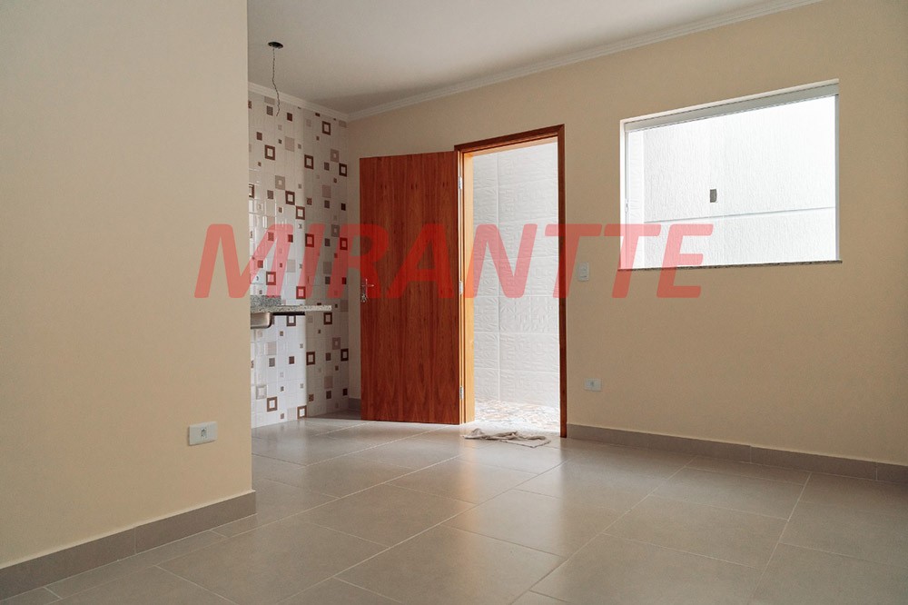 Apartamento de 42m² com 2 quartos em Parque Vitória
