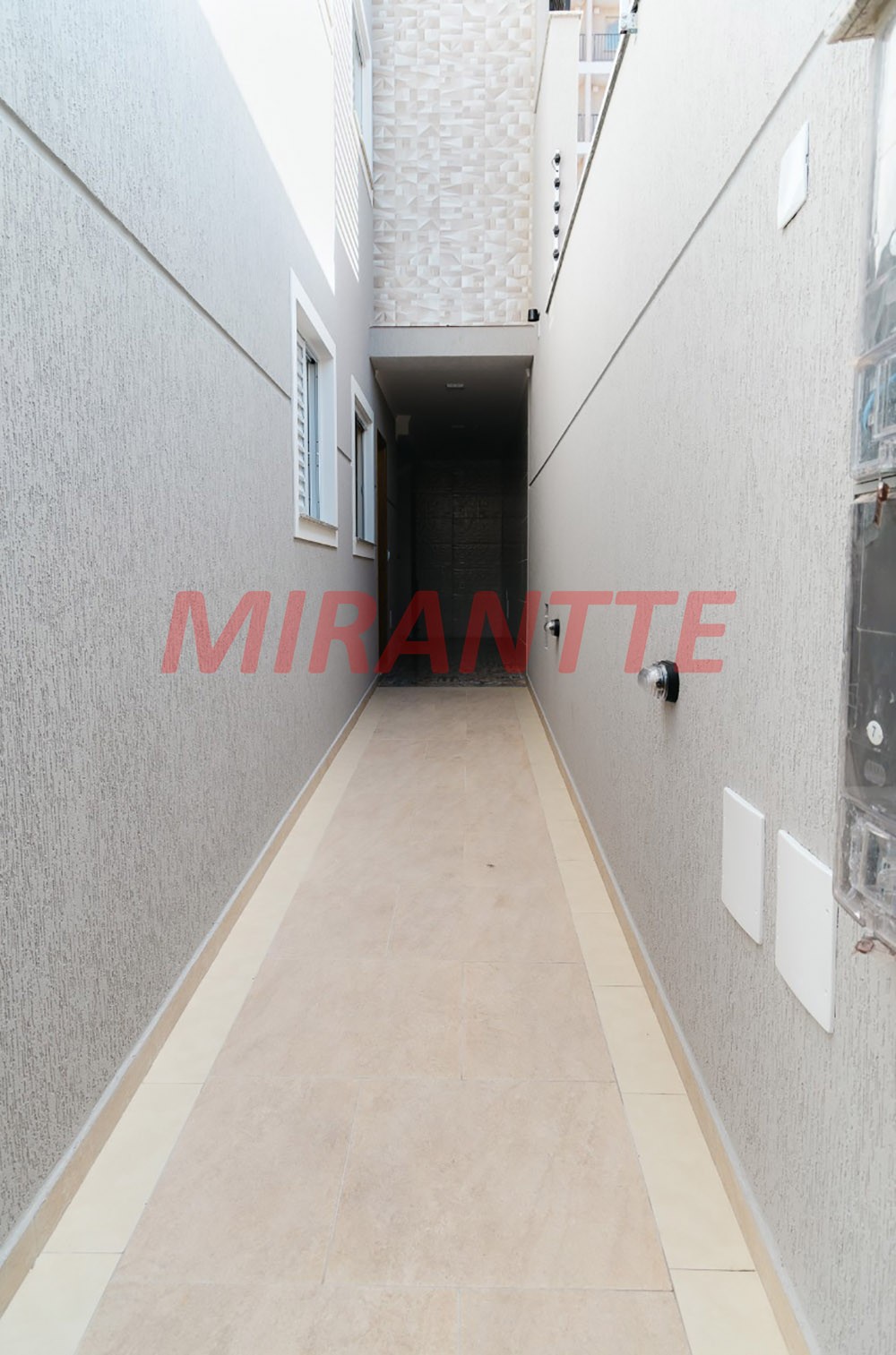 Apartamento de 42m² com 2 quartos em Parque Vitória