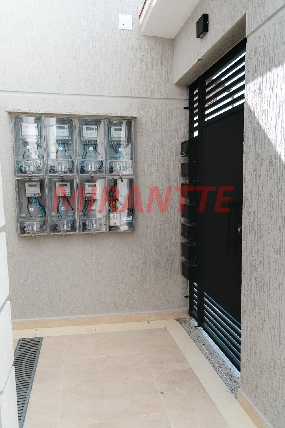 Apartamento de 42m² com 2 quartos em Parque Vitória
