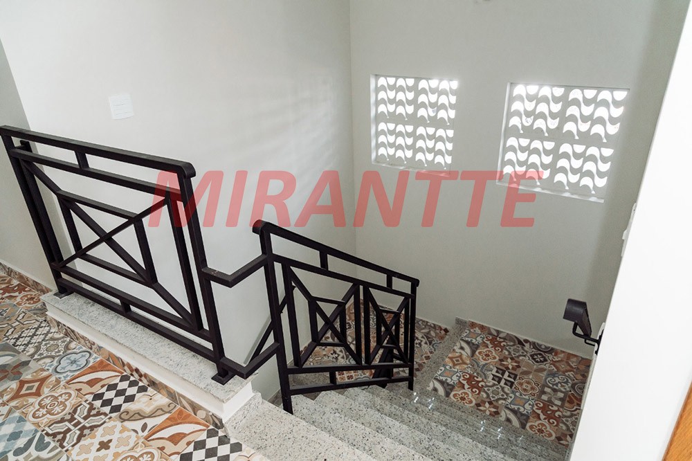 Apartamento de 42m² com 2 quartos em Parque Vitória