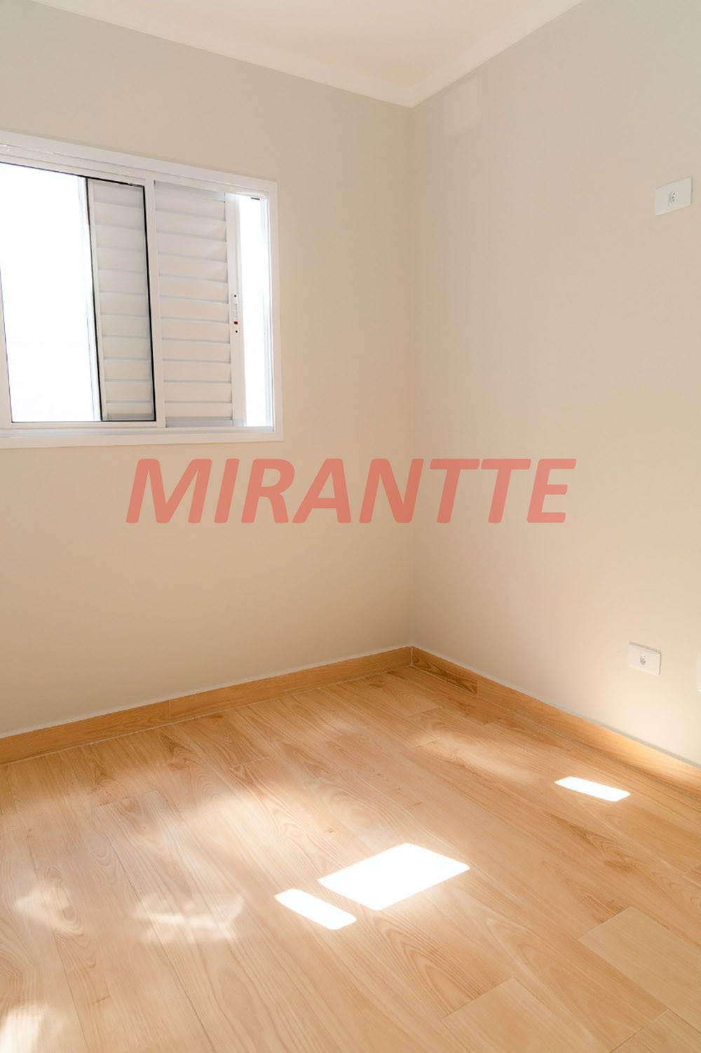 Apartamento de 42m² com 2 quartos em Parque Vitória