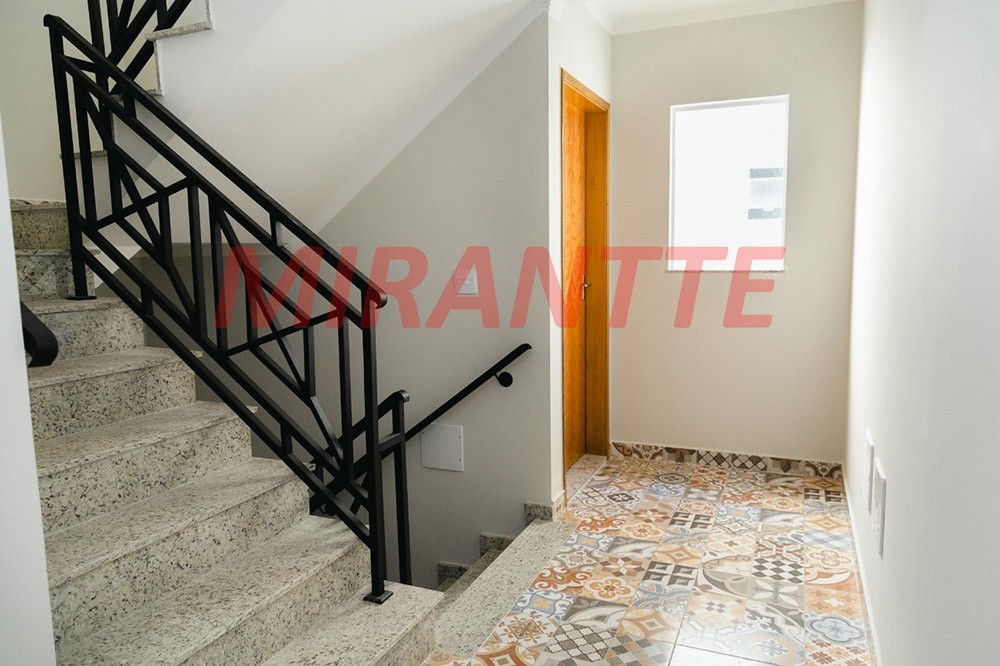 Apartamento de 42m² com 2 quartos em Parque Vitória