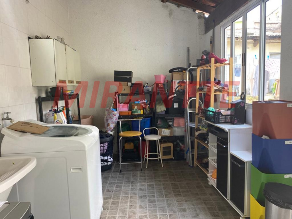 Sobrado de 190m² com 4 quartos em Jardim Japão