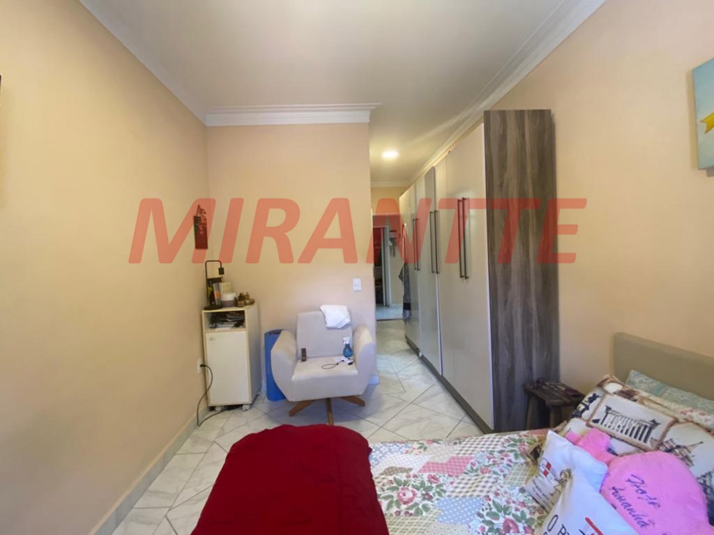 Sobrado de 190m² com 4 quartos em Jardim Japão