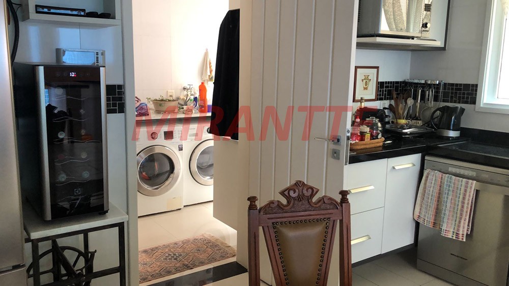 Sobrado de 330m² com 4 quartos em Jardim Virginia