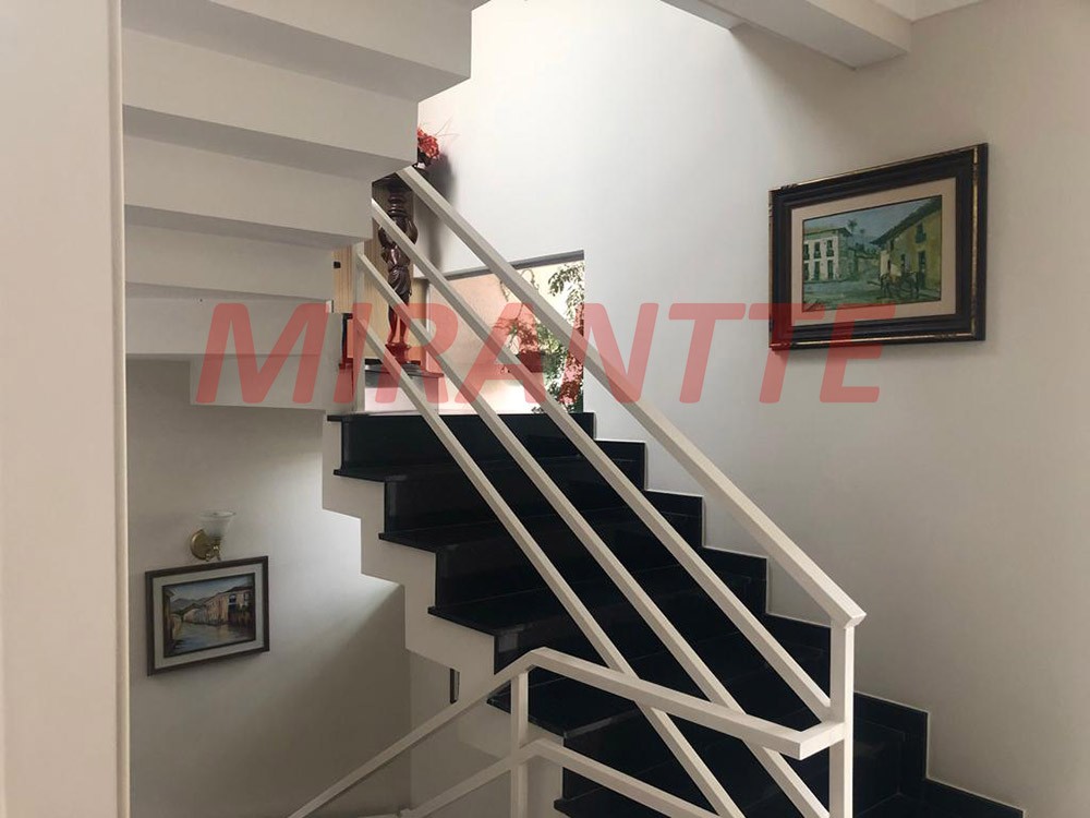 Sobrado de 330m² com 4 quartos em Jardim Virginia