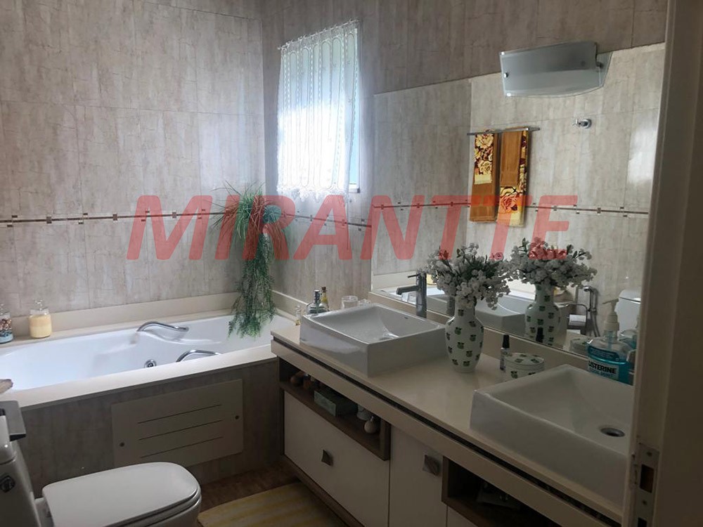 Sobrado de 330m² com 4 quartos em Jardim Virginia