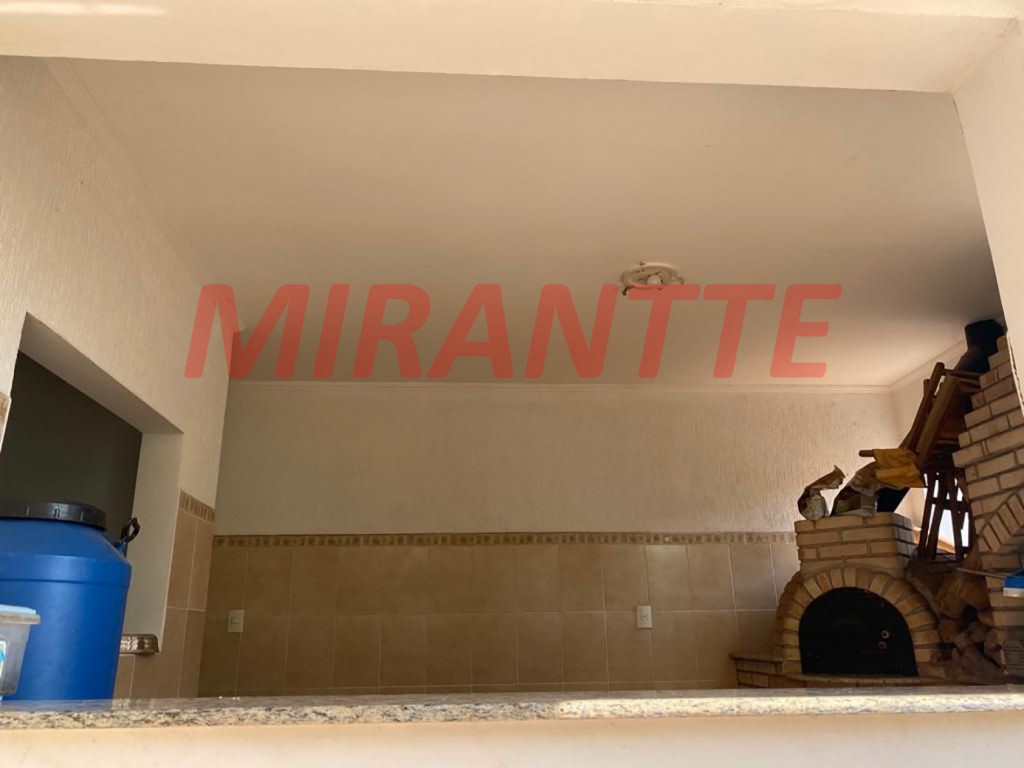 Sobrado de 325m² com 4 quartos em Serra Da Cantareira