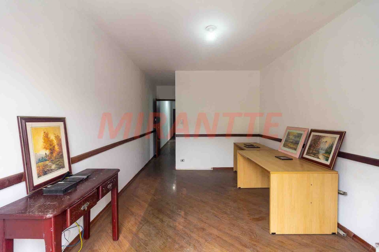 Sobrado de 310m² com 4 quartos em Vila Mazzei